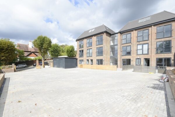 2020 Built 2 Bed Flat To Let in Purley