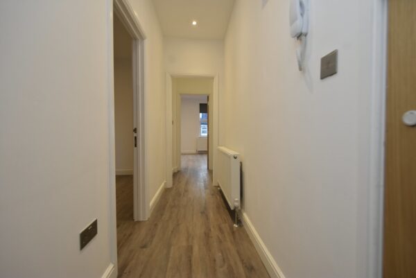 2 Bedroom Split Level Flat To Let In Croydon