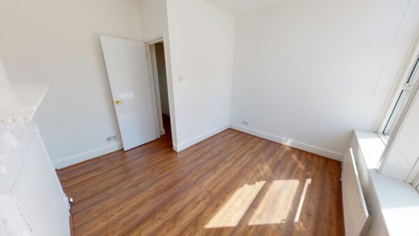 Newly Refurbished Flat To Let In Croydon