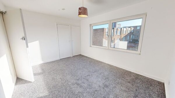 3 Bedroom Flat Available To Let In East Croydon