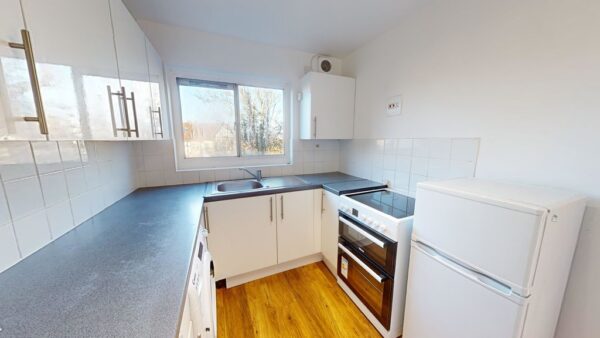 3 Bedroom Flat Available To Let In East Croydon