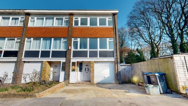 6 Bedroom House To Rent In The Park Hill area of Croydon